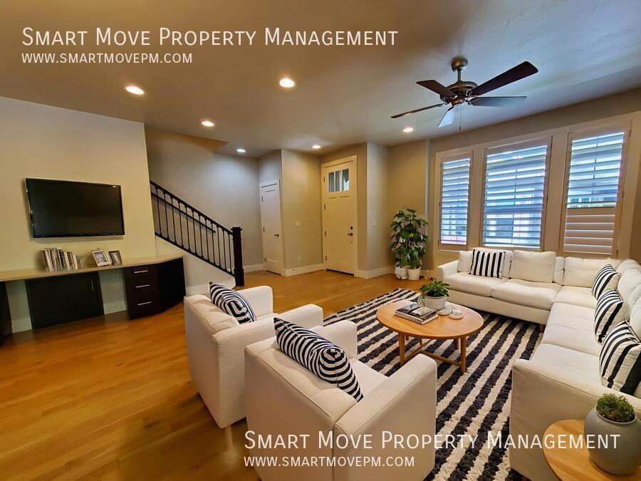 3905 S Woodcraft Ave - Photo 2 of 35