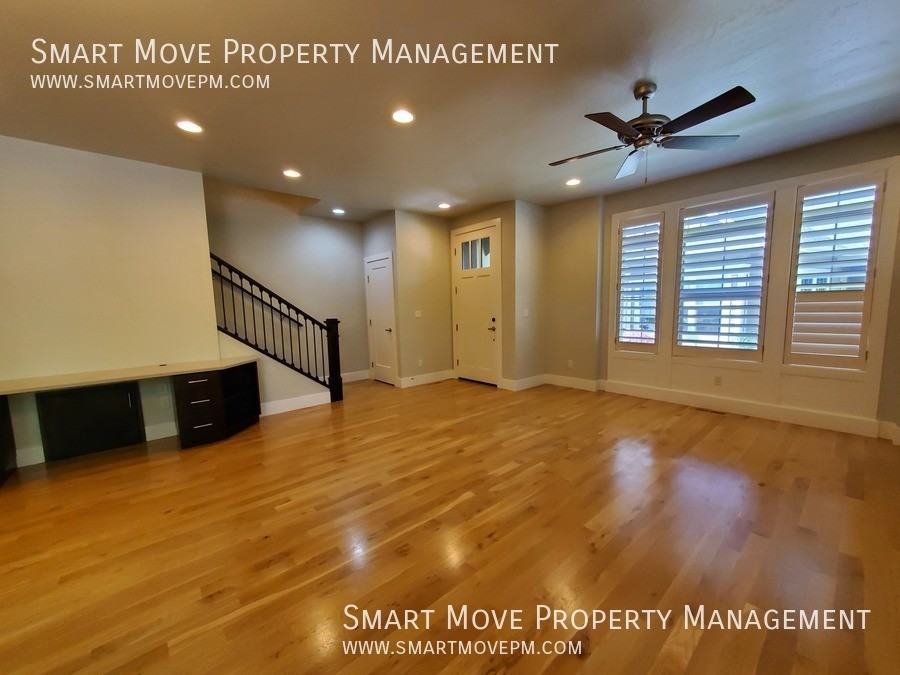 3905 S Woodcraft Ave - Photo 3 of 35