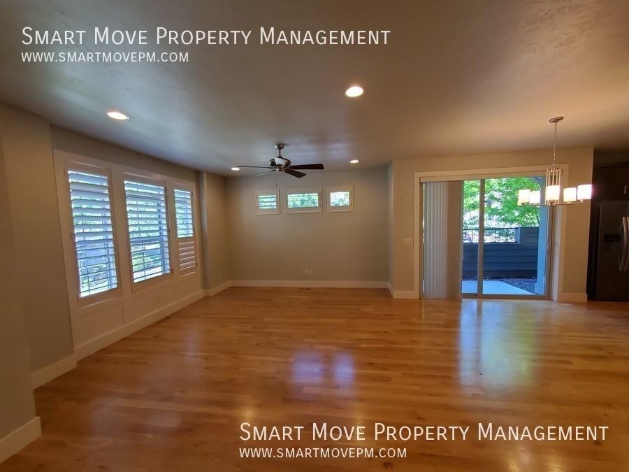 3905 S Woodcraft Ave - Photo 4 of 35