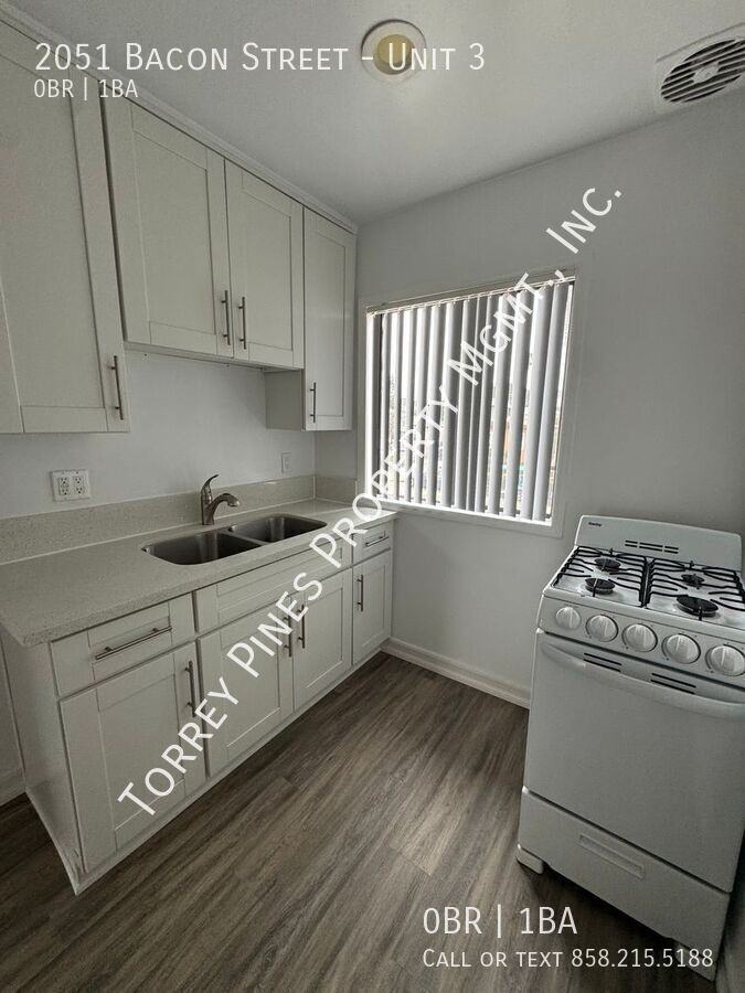 2051 Bacon St #3 - Photo 3 of 10