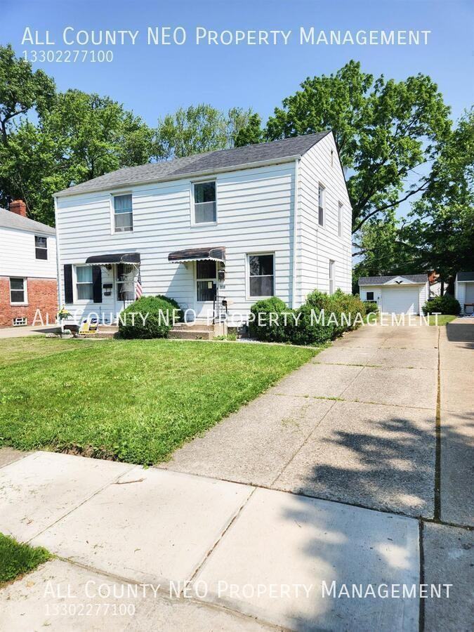 21791 S Lake Shore Blvd - Photo 2 of 15