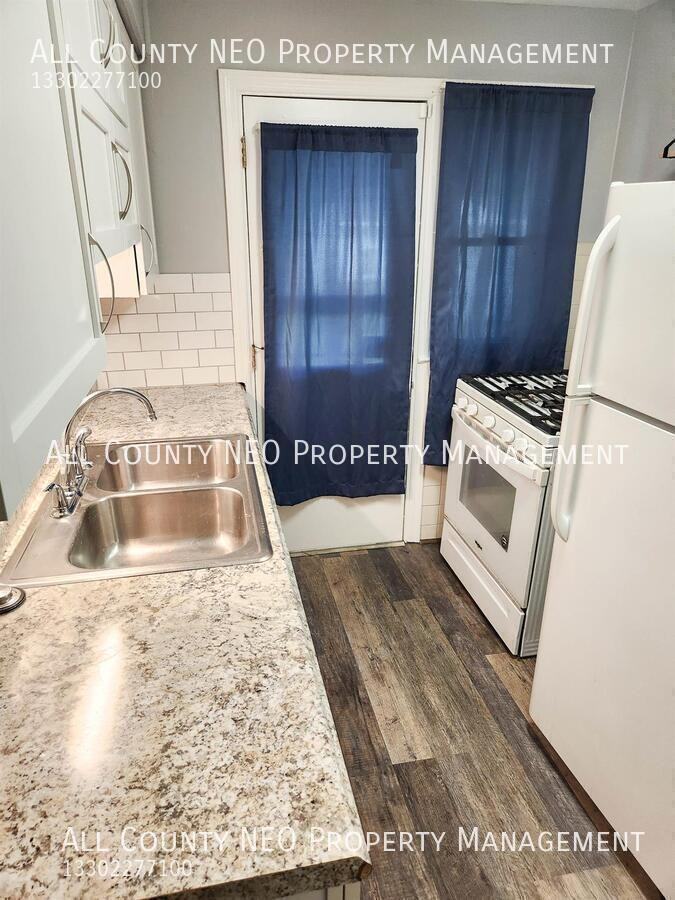 21791 S Lake Shore Blvd - Photo 5 of 15