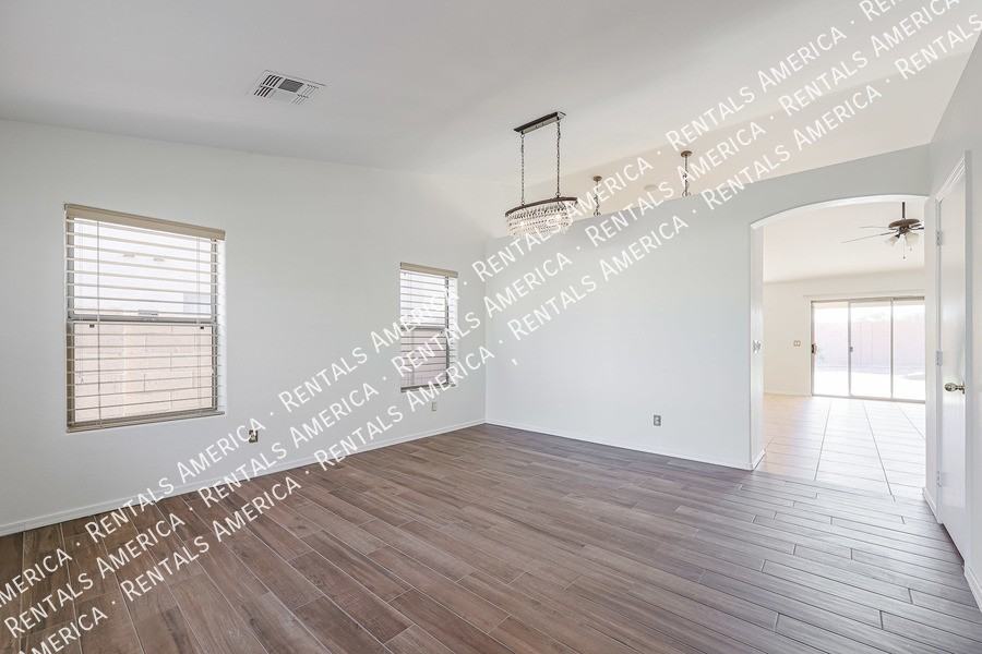 4647 E Lavender Ln - Photo 4 of 38