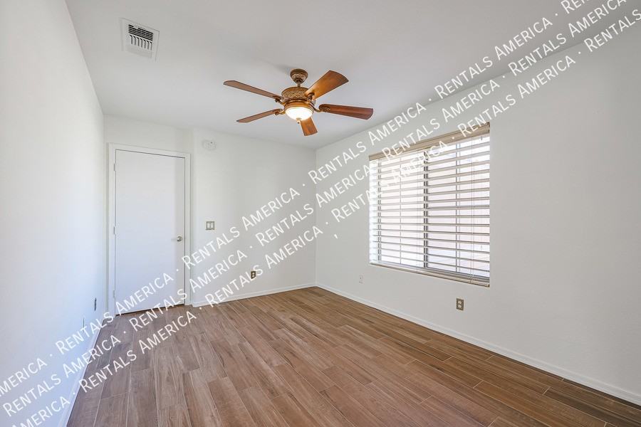 4647 E Lavender Ln - Photo 6 of 38