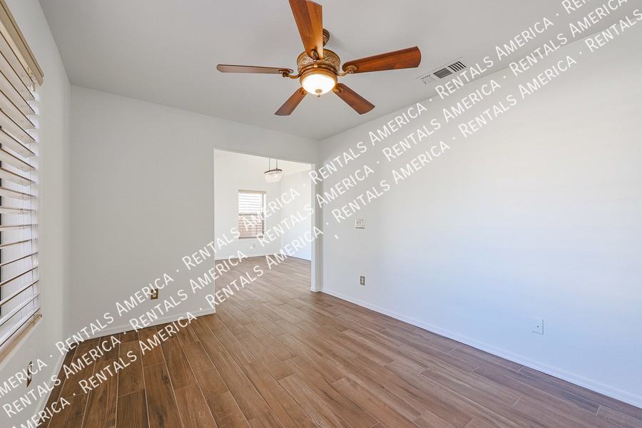 4647 E Lavender Ln - Photo 7 of 38