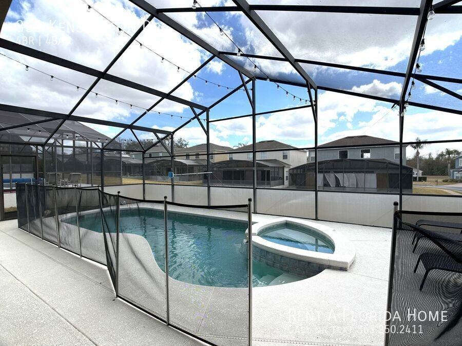 353 Kensington Dr - Photo 2 of 31