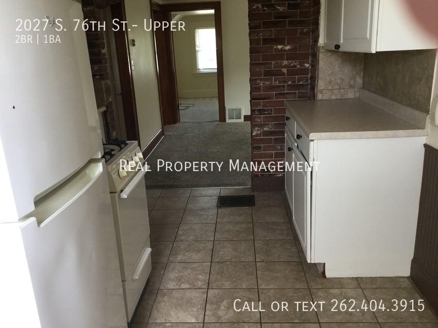2027 S 76th St Uppr - Photo 3 of 13