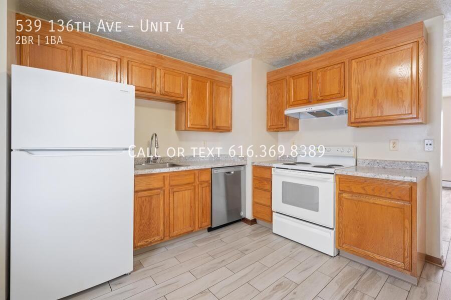 539 136th Ave #4 - Photo 3 of 21