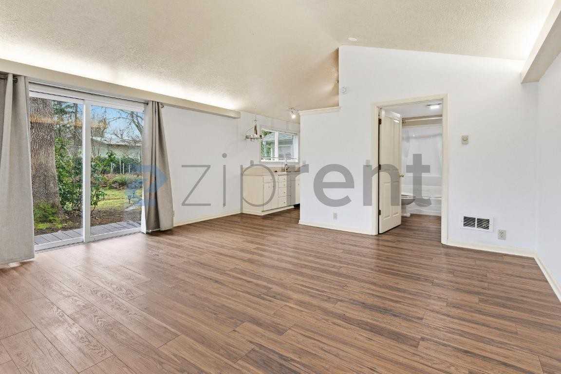 1865 Brookside Ave Nw - Photo 4 of 19