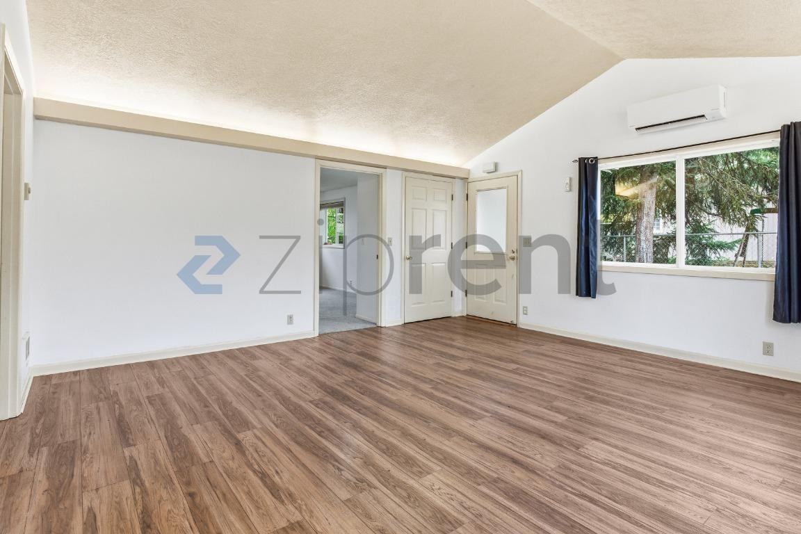 1865 Brookside Ave Nw - Photo 5 of 19