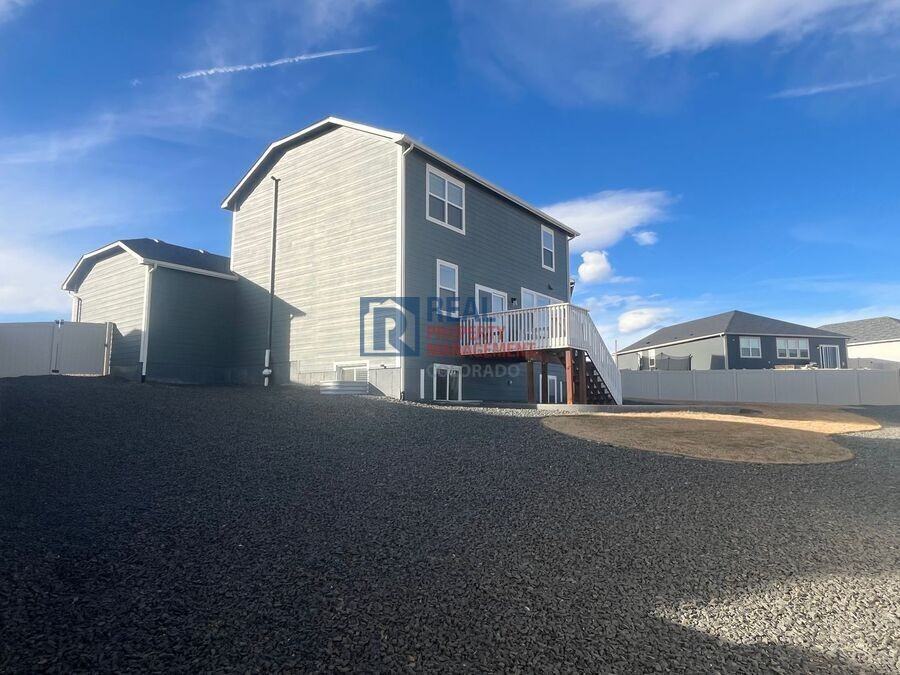 8280 Falling Rock Dr - Photo 5 of 36