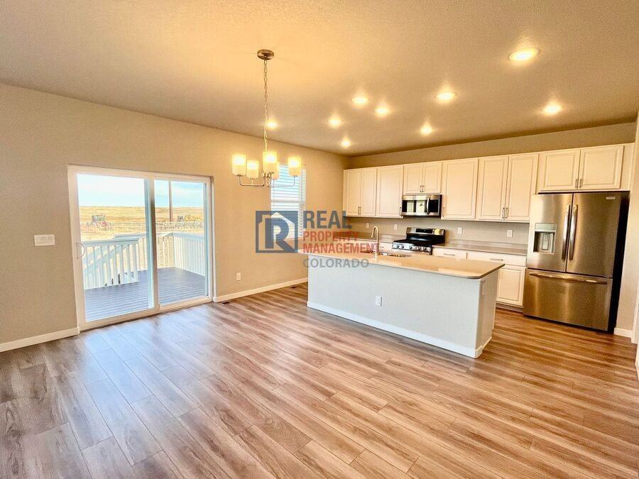 8280 Falling Rock Dr - Photo 7 of 36