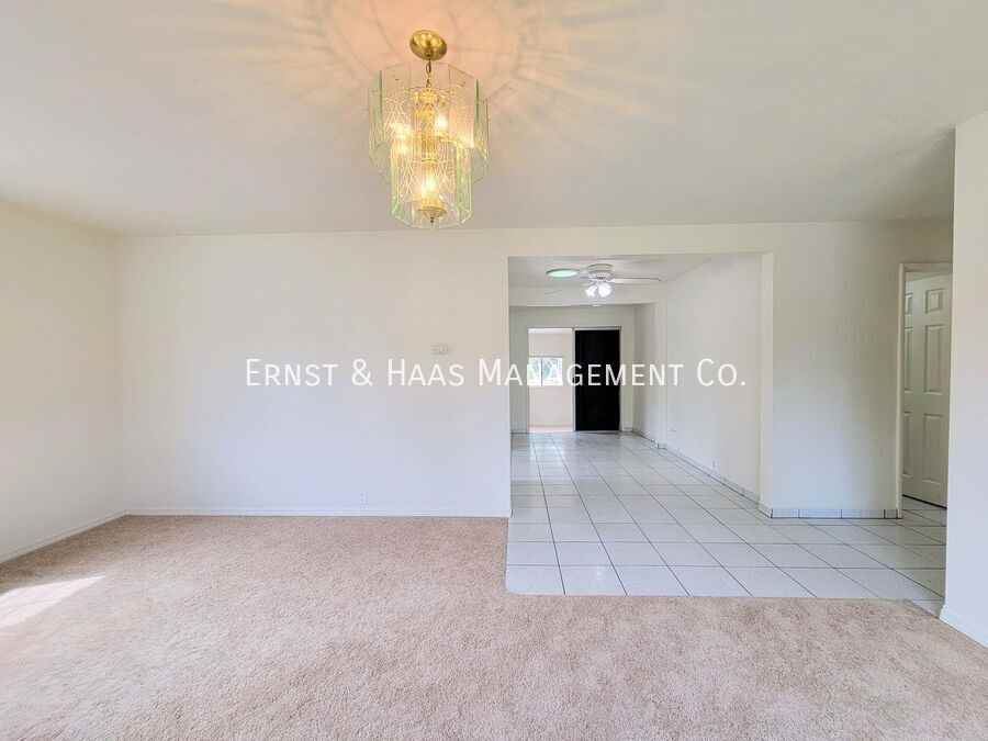 8142 California St - Photo 5 of 25