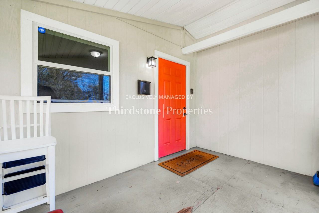 1165 Orton St - Photo 2 of 21