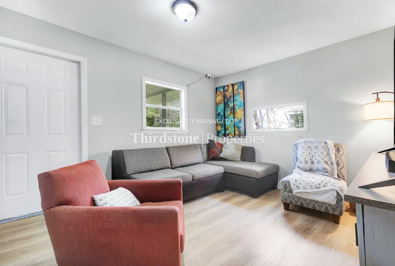 1165 Orton St - Photo 3 of 21