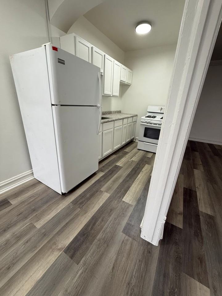 156 N Central Ave #309 - Photo 6 of 24