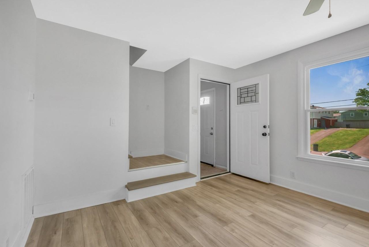 738 Mcpherson Dr - Photo 5 of 27