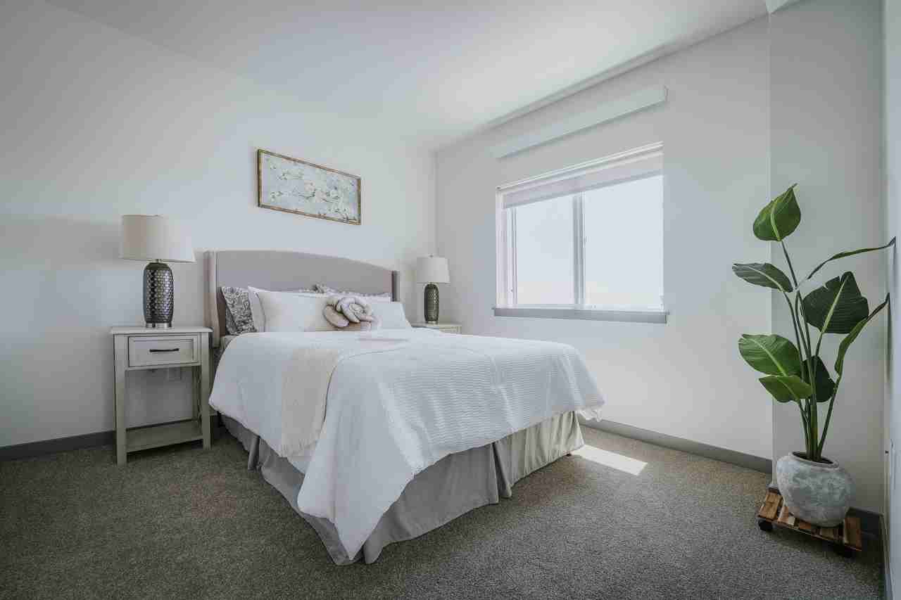 Grand Vista Apartments - Photo 5 of 44