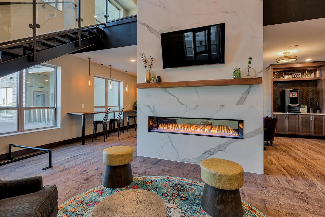 Lyra - Photo 5 of 42