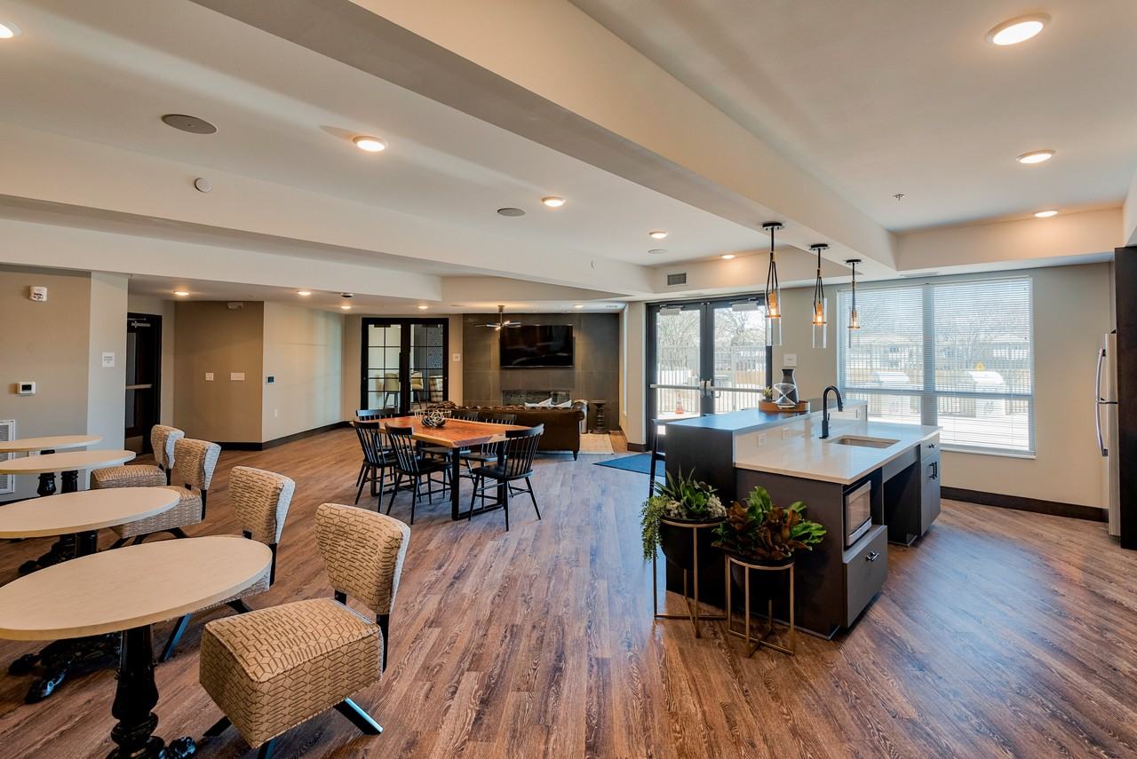 Lyra - Photo 6 of 42