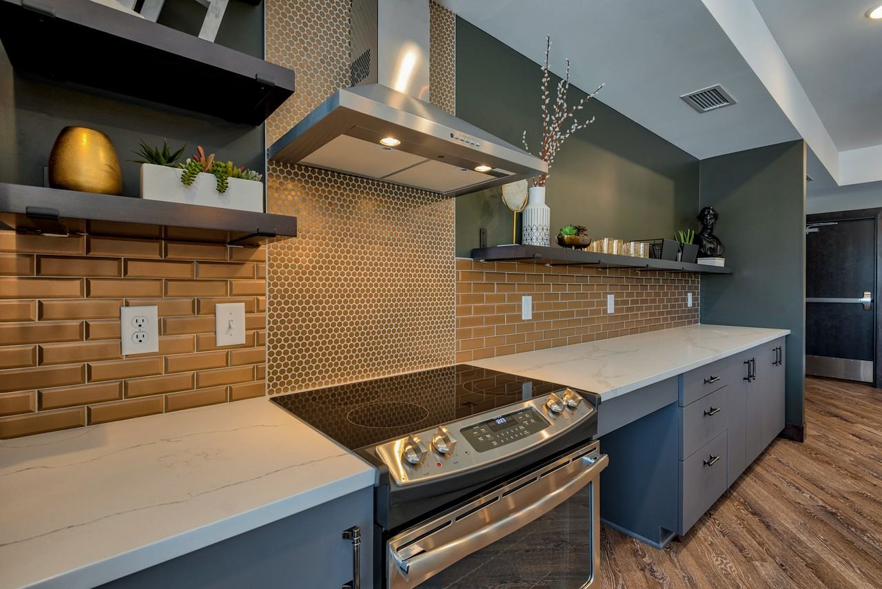 Lyra - Photo 7 of 42