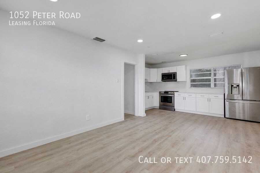 1052 Peter Rd - Photo 4 of 25