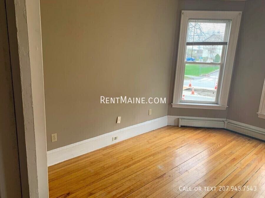 348 State St - Photo 7 of 11