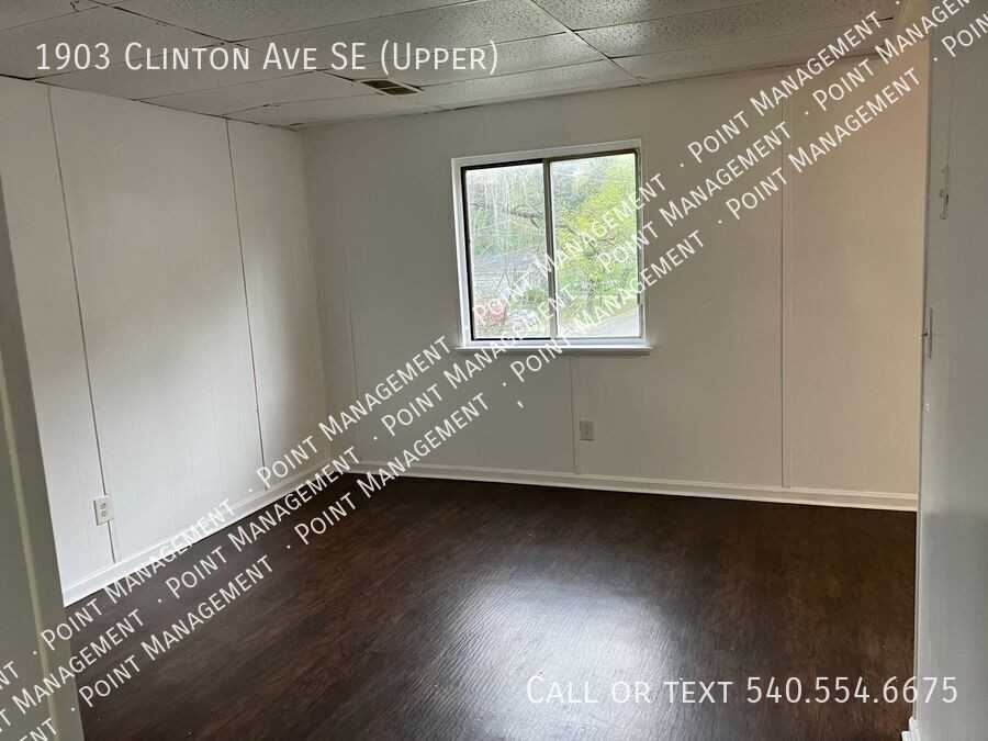 1903 Clinton Ave Se - Photo 3 of 8