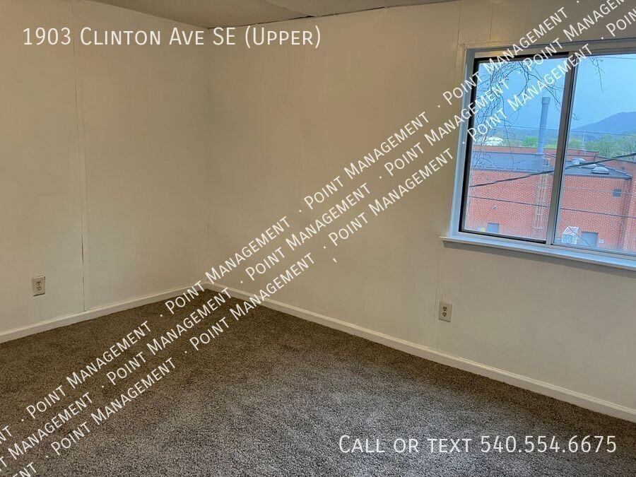 1903 Clinton Ave Se - Photo 4 of 8