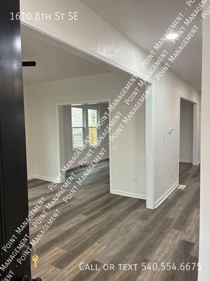 1610 8th St Se - Photo 2 of 26