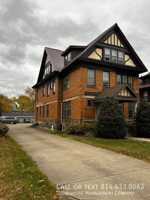 featured image of 422 W 10th St #8