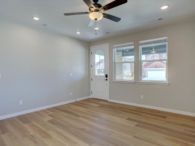 8800 Hugo Dr - Photo 6 of 45