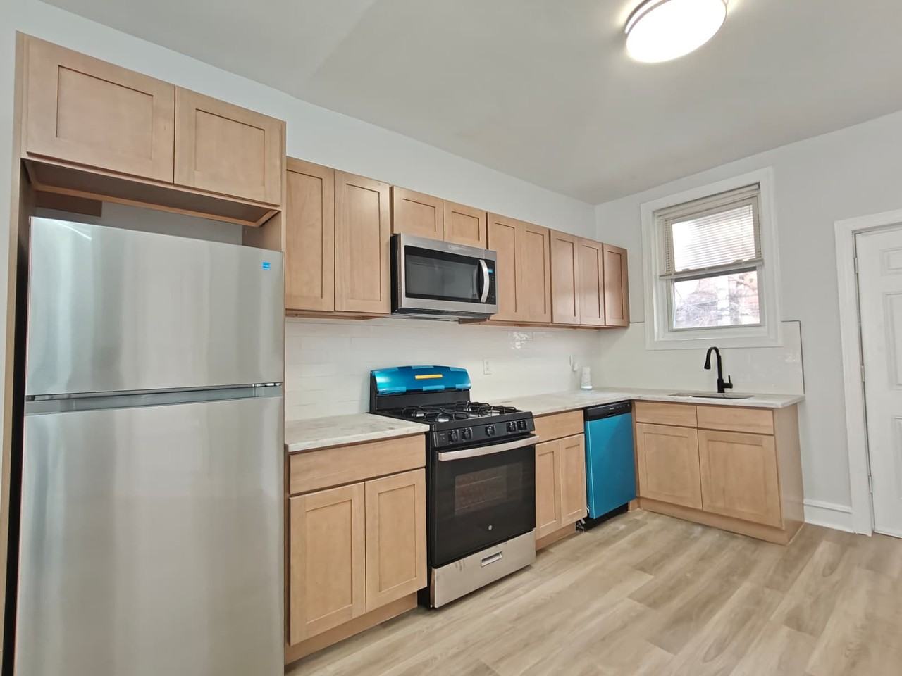 5431 Race St - Photo 2 of 11