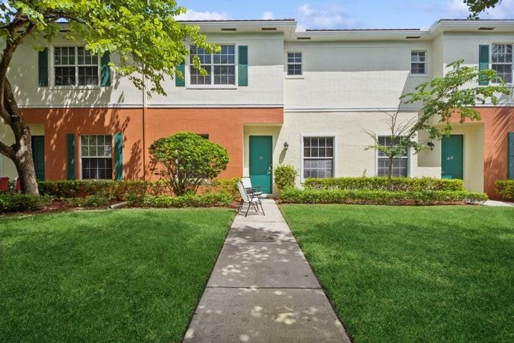 148 Southwest 7th Court - Photo 2 of 8