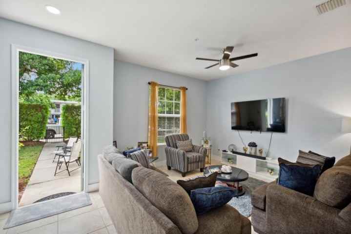 148 Southwest 7th Court - Photo 5 of 8