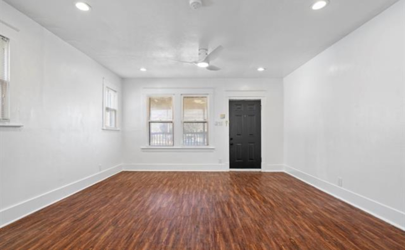 719 S Montreal Ave #2 - Photo 3 of 12