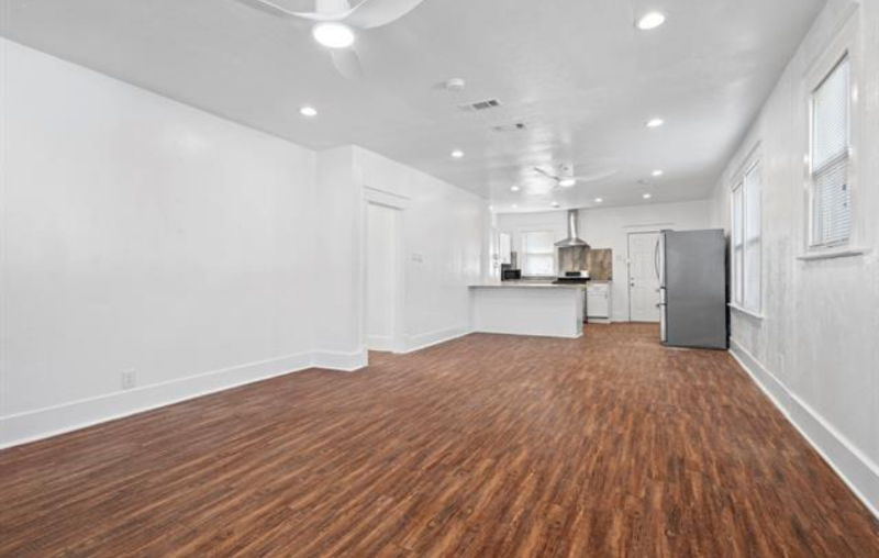 719 S Montreal Ave #2 - Photo 4 of 12