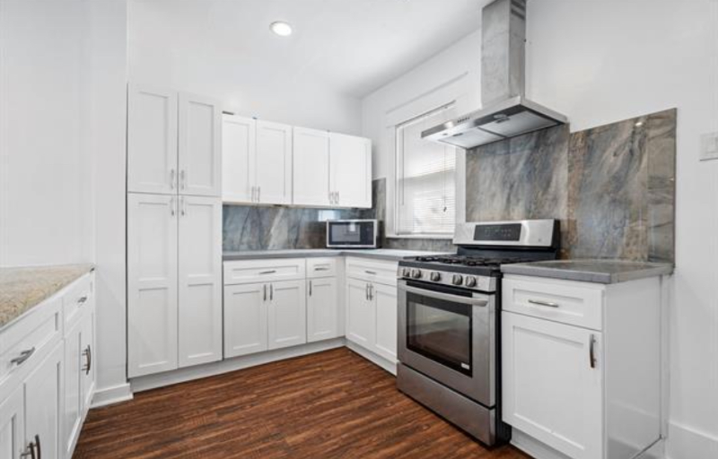 719 S Montreal Ave #2 - Photo 5 of 12