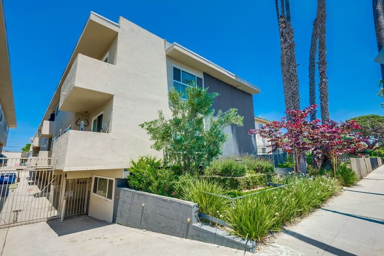 437 W Queen St #10 - Photo 5 of 5