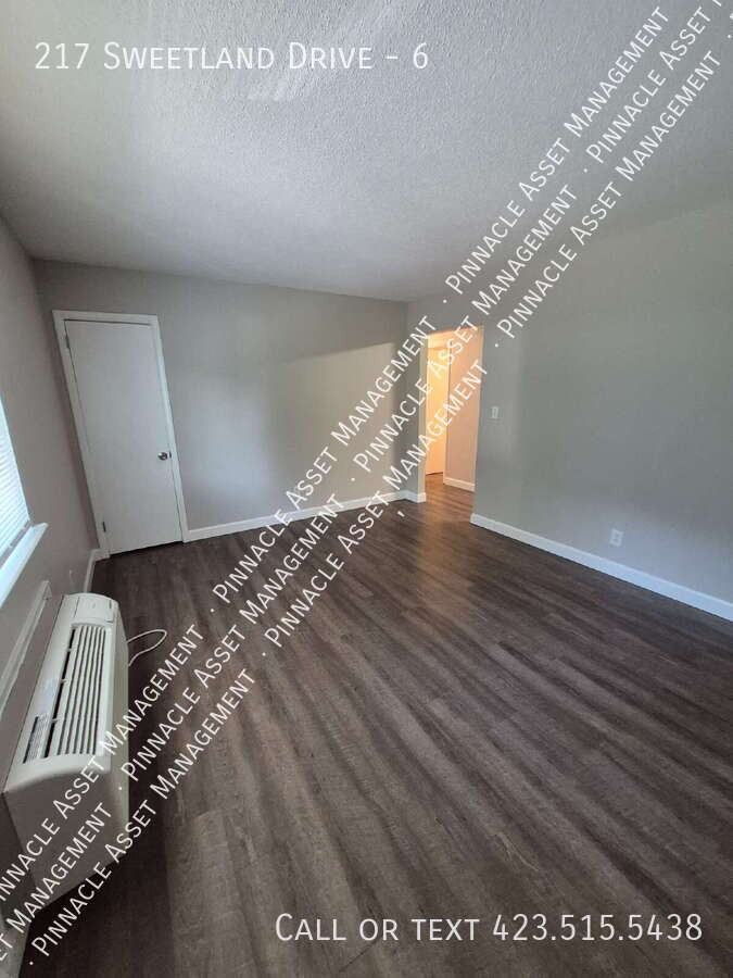 217 Sweetland Dr #6 - Photo 3 of 12