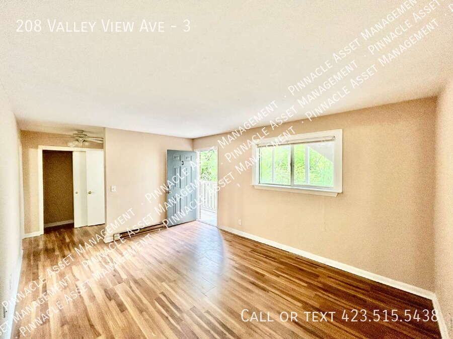 208 Valley View Ave #3 - Photo 7 of 31