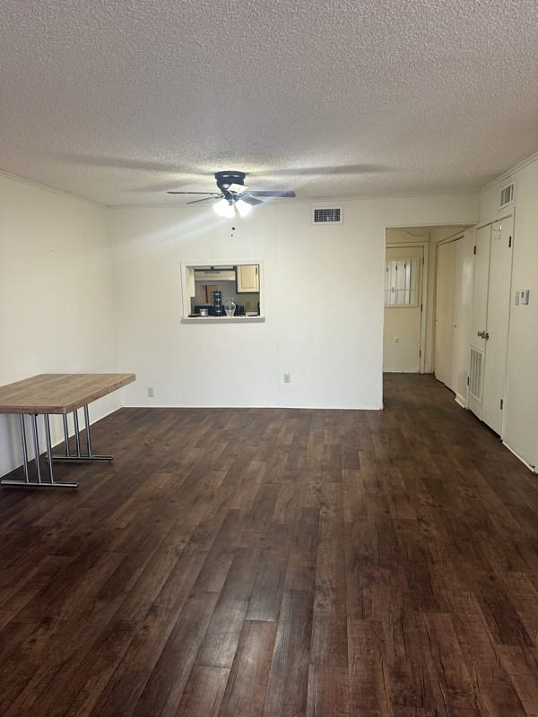 5930 Orleans Sq - Photo 2 of 6