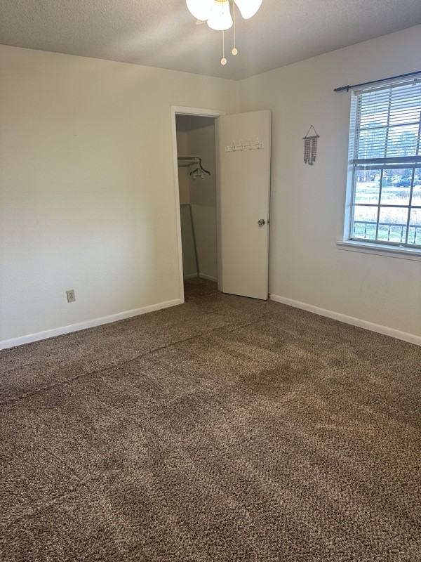 5930 Orleans Sq - Photo 5 of 6