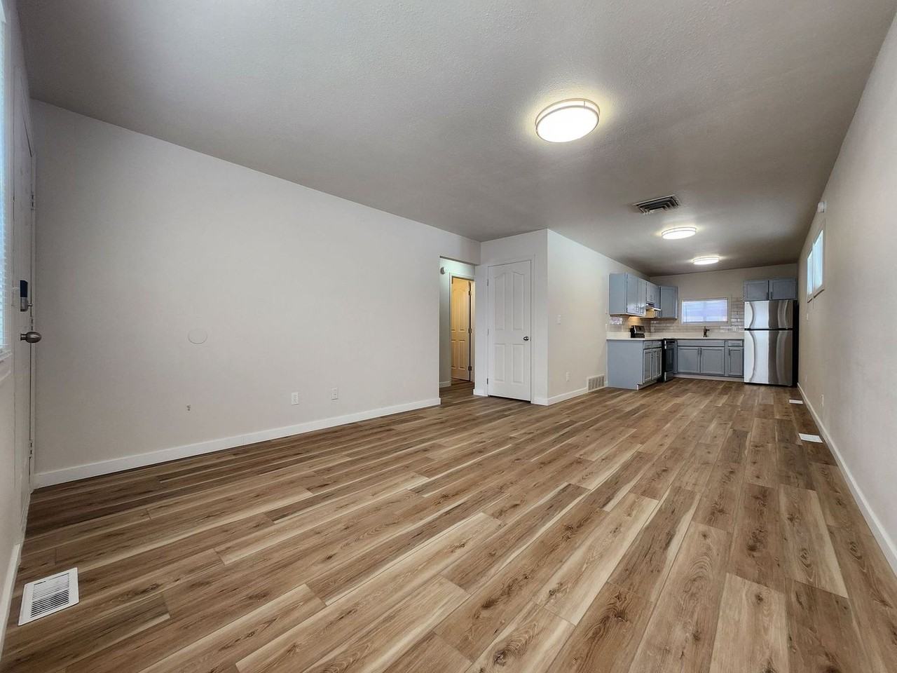 1421 Anita St - Photo 5 of 22