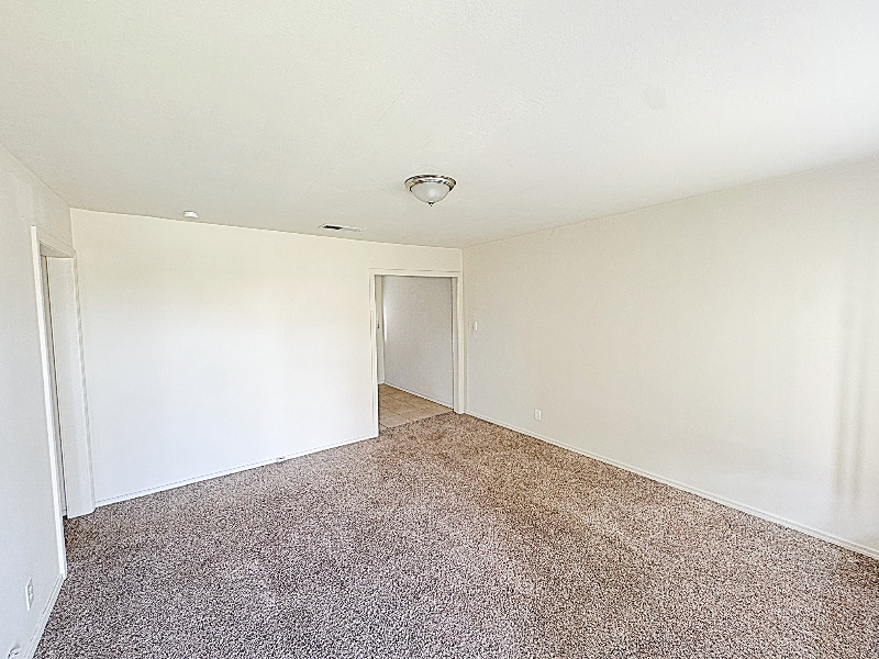 129 N Mcentire Ct - Photo 5 of 9