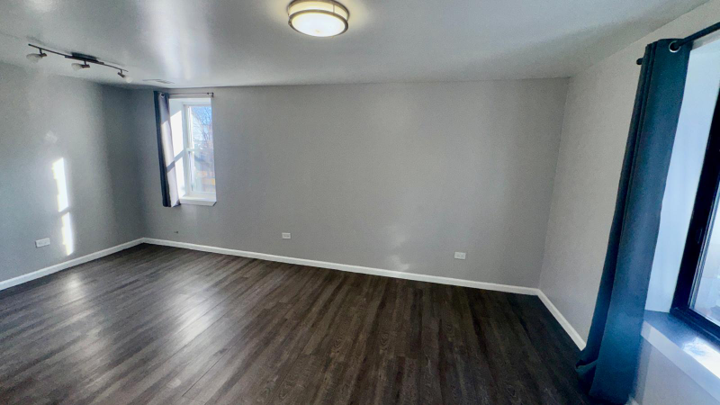 1360 W Evergreen Ave #2 - Photo 3 of 18