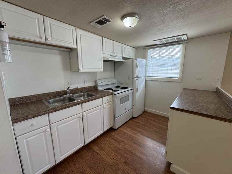 1034 W Village Ct #D - Photo 3 of 10