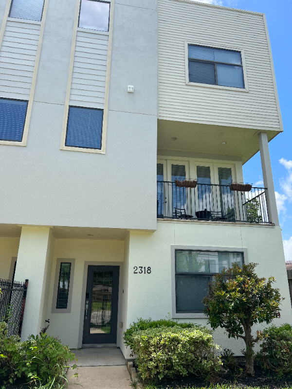 2318 Emancipation Ave - Photo 3 of 20