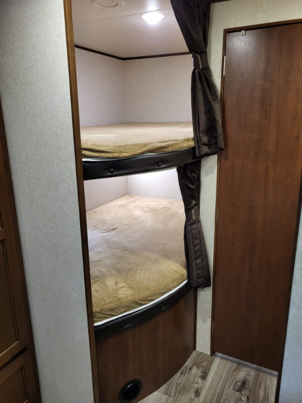 7464 Stampede Blvd Nw - Photo 4 of 10