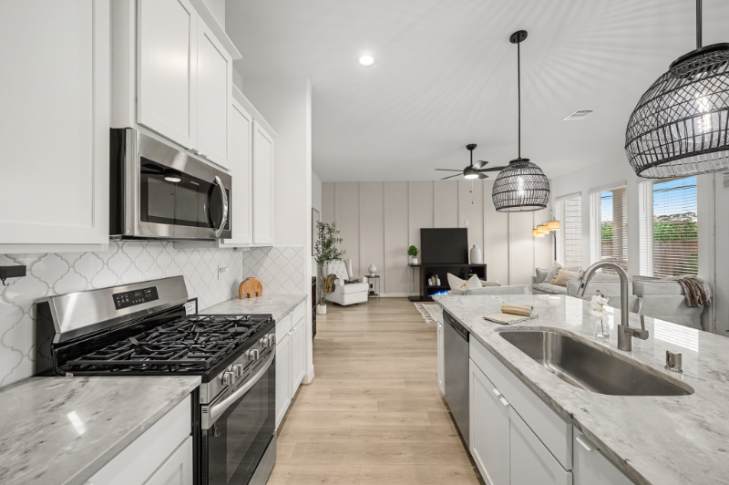 8906 Covenant Pl - Photo 2 of 16